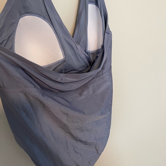 NWT Lesly V-Neck Halter Belt Plus Size One Piece Swimsuit | Size 3XL - Picture 4 of 8